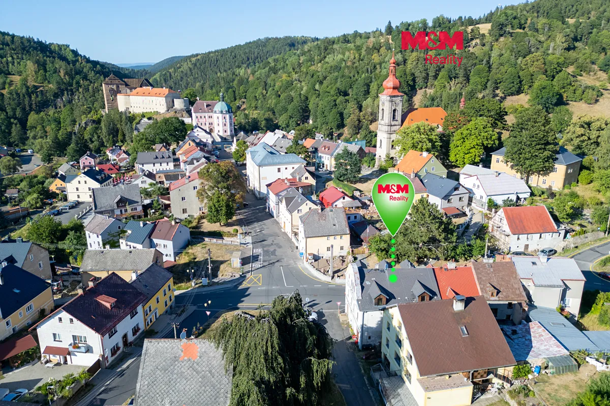 Prodej rodinného domu 351 m², pozemek 155 m²